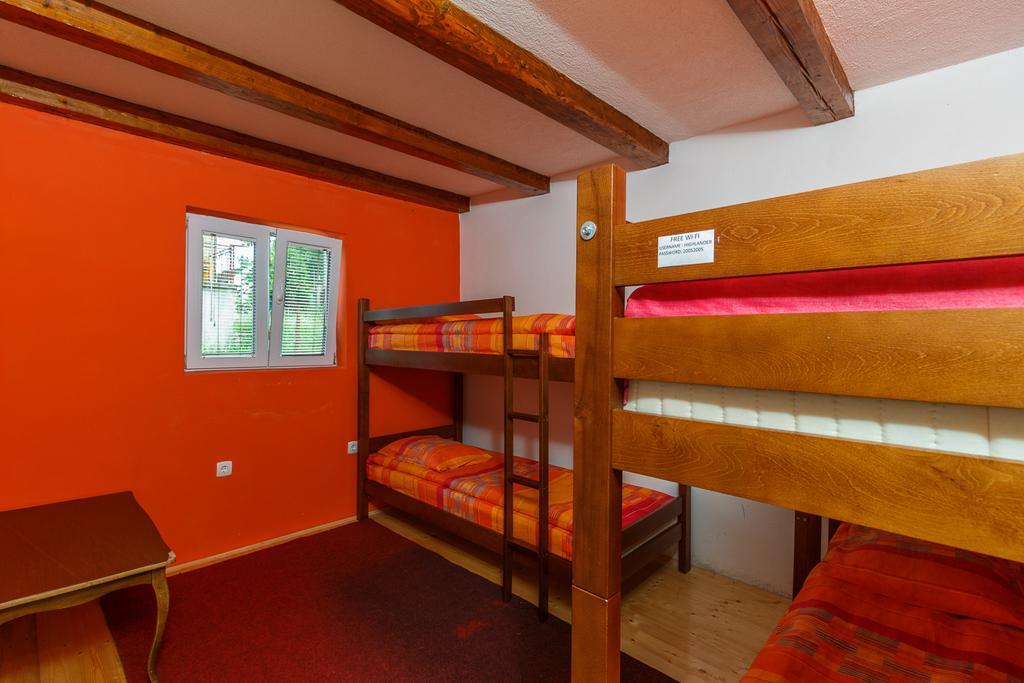Hostel Highlander 자블야크 외부 사진